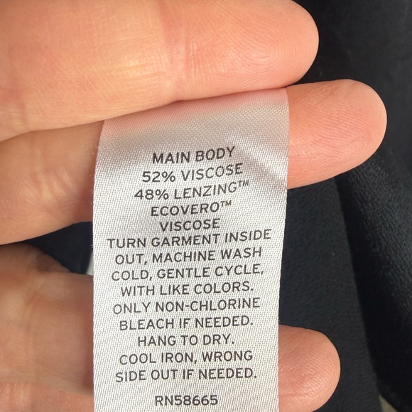 Women’s Nordstrom V-Neck Tank Tops - Black and White, 4X - Picture 9 of 16